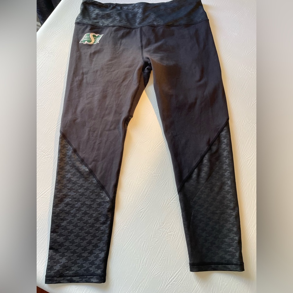 SK Roughrider 3/4 length leggings 🏈